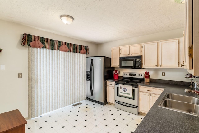 3300 Bellowind Dr, Reynoldsburg, OH 43068 - photo 13