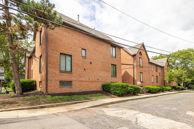 283 Lear St Unit 7, Columbus, OH 43206 - view of home's exterior featuring brick siding
