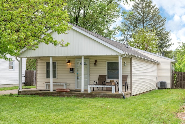 508 Carolyn Rd, Washington Court House, OH 43160 - view of front of house with a shingled roof and covered porch