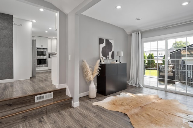 50 S Kellner Rd, Columbus, OH 43209 - interior space featuring vaulted ceiling, wood finished floors, and recessed lighting