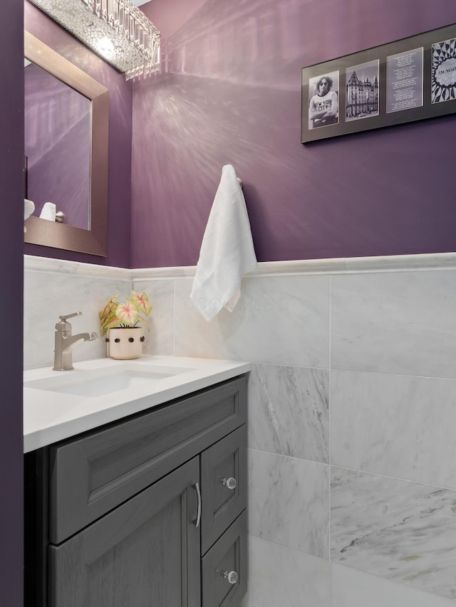 50 S Kellner Rd, Columbus, OH 43209 - bathroom featuring vanity