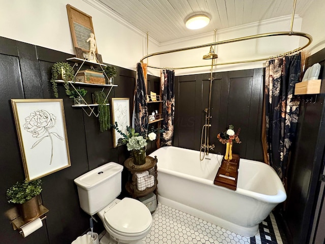 4640 Chillicothe Lancaster Rd SW, Lancaster, OH 43130 - full bath with crown molding, a soaking tub, and a shower with curtain