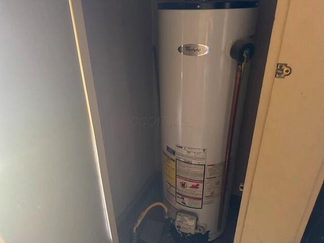 498 E Mark St, Marion, OH 43302 - utilities featuring gas water heater