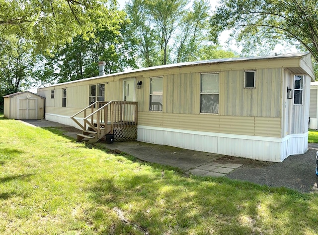 18 Skyline Dr, South Bloomfield, OH 43103 - manufactured / mobile home with a storage unit and a front lawn
