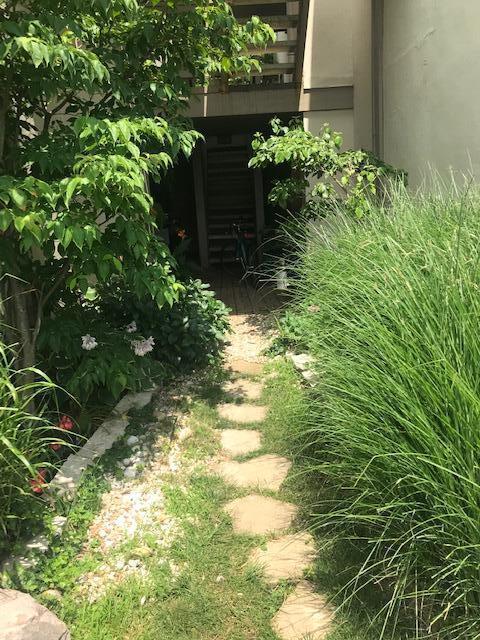 1395 Lake Shore Dr Unit 122, Columbus, OH 43204 - view of yard