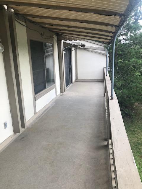 1395 Lake Shore Dr Unit 122, Columbus, OH 43204 - view of balcony