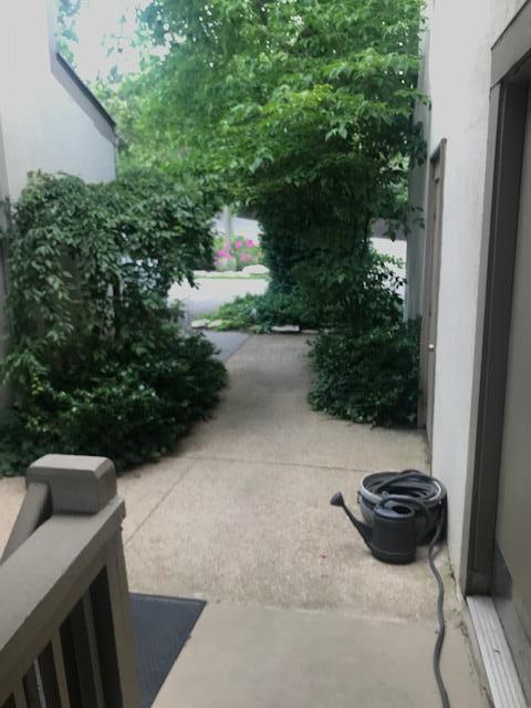 1395 Lake Shore Dr Unit 122, Columbus, OH 43204 - view of patio / terrace