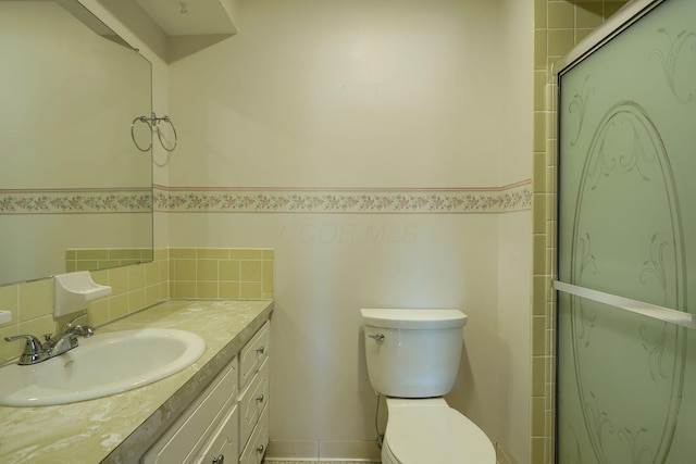8899 Chevington Ct, Pickerington, OH 43147 - full bath with vanity and backsplash