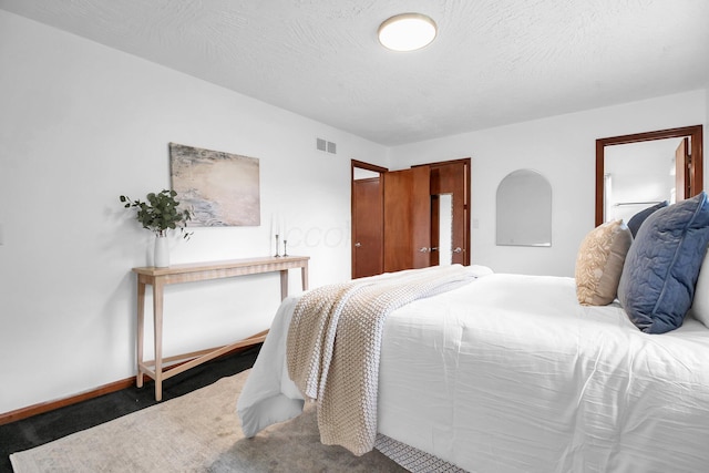 171 Ginder Rd NE, Lancaster, OH 43130 - carpeted bedroom with baseboards