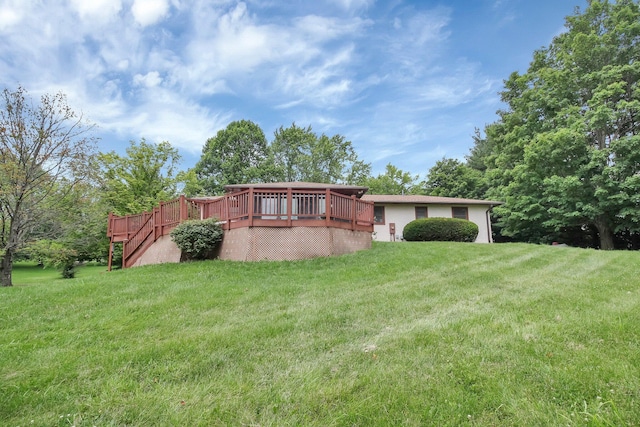 171 Ginder Rd NE, Lancaster, OH 43130 - back of house with a deck and a yard