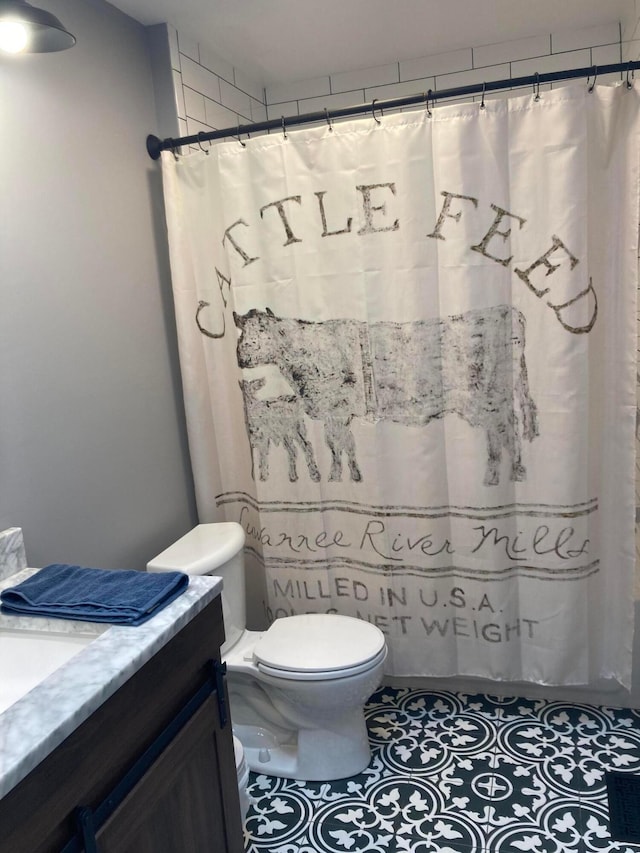4173 Navajo Trl, Jamestown, OH 45335 - bathroom with vanity and curtained shower