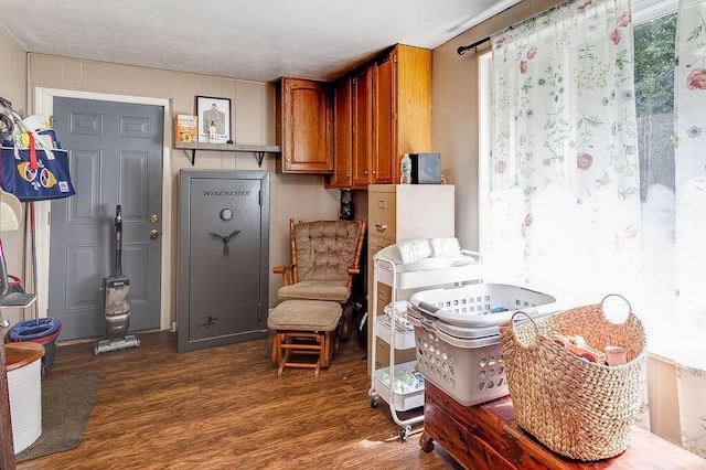 9020 Kinney Rd, Mount Vernon, OH 43050 - sitting room with dark wood-type flooring