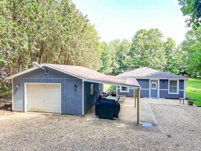 9020 Kinney Rd, Mount Vernon, OH 43050 - garage with a garage