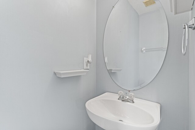 8253 Deering Oaks Dr, Blacklick, OH 43004 - photo 15