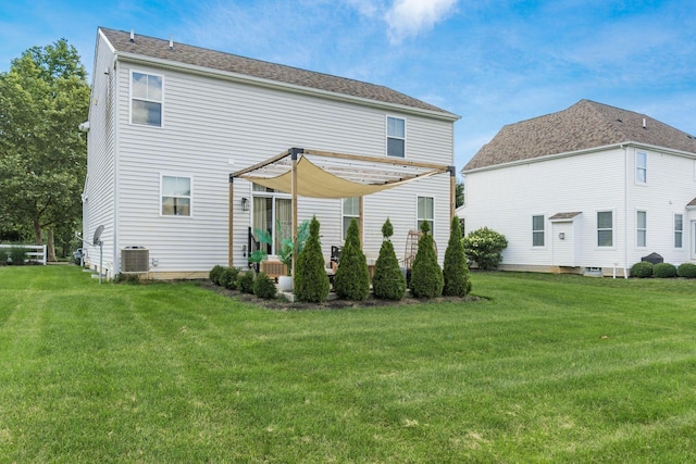 7036 Cannon Dr, Canal Winchester, OH 43110 - rear view of property with a lawn