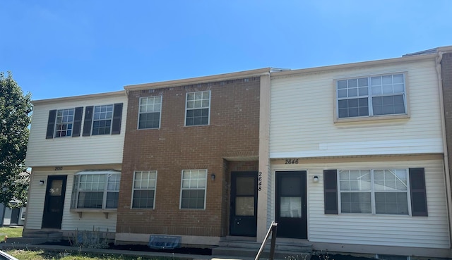 2644-2650 Sandbury Blvd, Columbus, OH 43235 - view of property featuring entry steps and brick siding