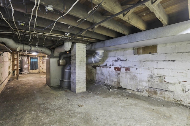 141 W Waterloo St, Canal Winchester, OH 43110 - unfinished below grade area with water heater