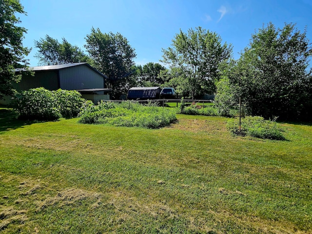 4999 Dickey Rd NE, Bloomingburg, OH 43106 - view of yard