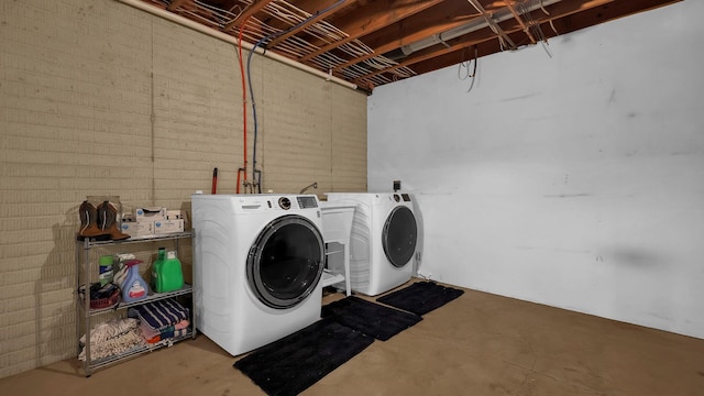 19448 Cr-80, Warsaw, OH 43844 - laundry room with washing machine and dryer