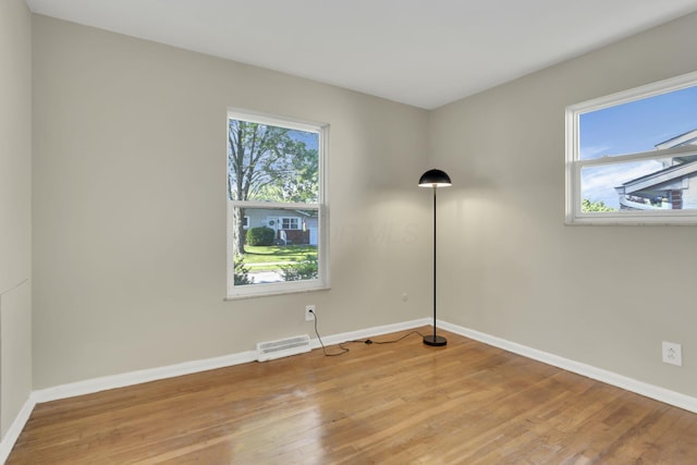1850 Ormond Ave, Columbus, OH 43224 - empty room with baseboards and light wood finished floors