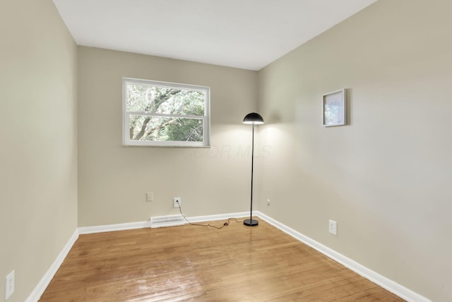 1850 Ormond Ave, Columbus, OH 43224 - unfurnished room with light wood finished floors