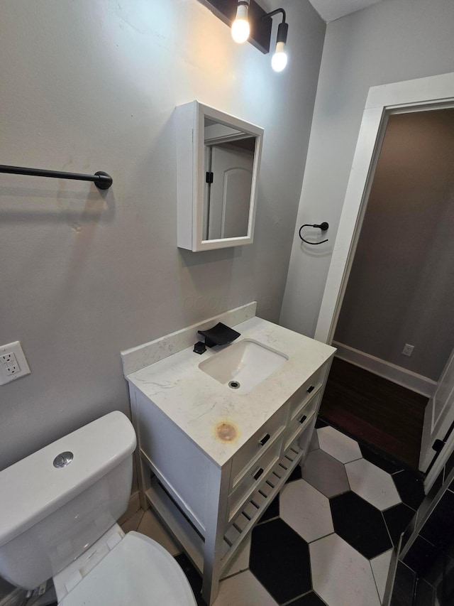 1035 Sullivant Ave, Columbus, OH 43223 - half bath with toilet and vanity