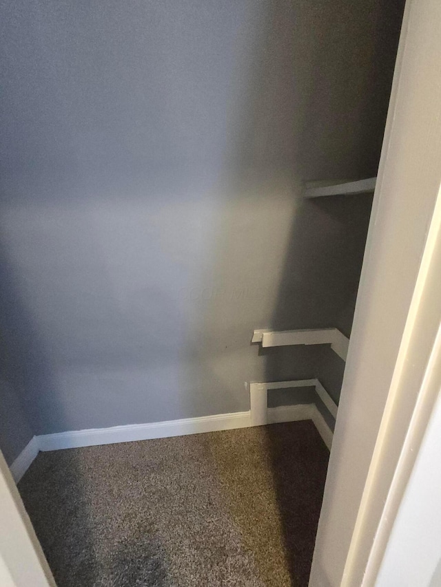 1035 Sullivant Ave, Columbus, OH 43223 - view of closet