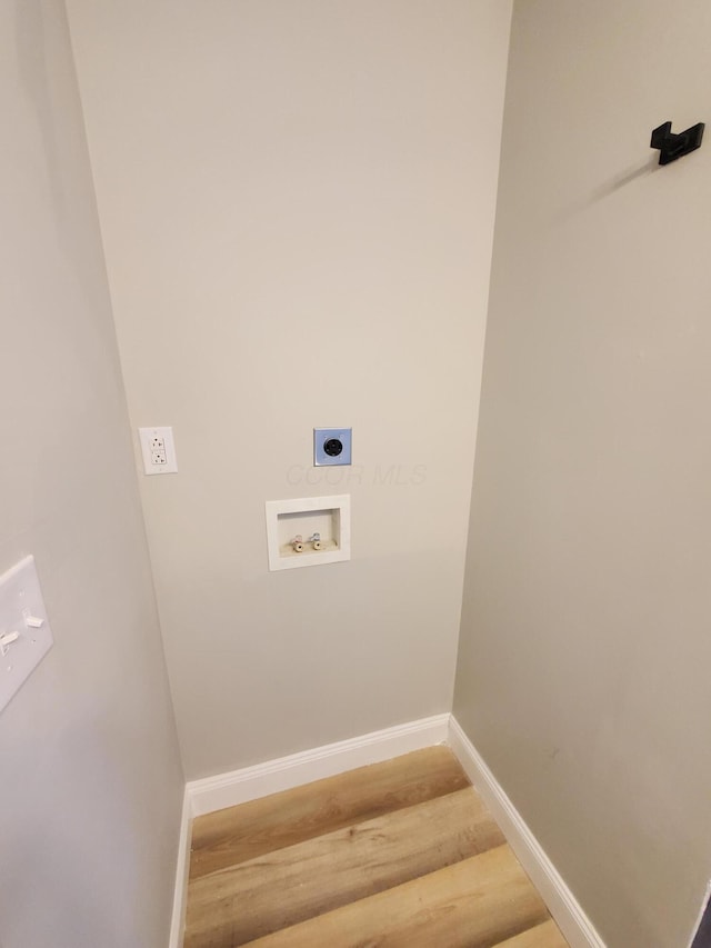345 Dakota Ave, Columbus, OH 43223 - laundry area with electric dryer hookup, wood finished floors, and washer hookup