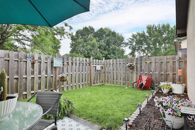 2214-2216 Pine Tree Ln, Reynoldsburg, OH 43068 - view of fenced backyard