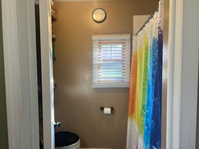 427 John St, Newark, OH 43055 - full bath featuring toilet