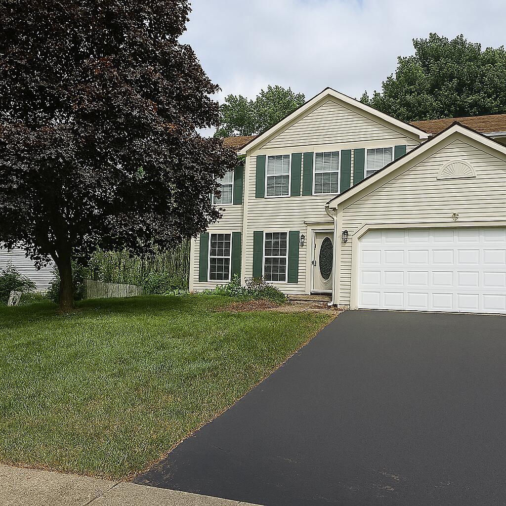 12394 Bentwood Farms Dr, Pickerington, OH 43147 - photo 1