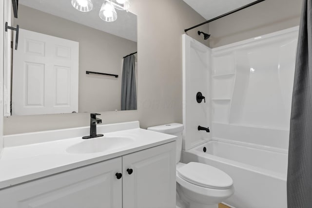 1615 Coronet Dr, Columbus, OH 43224 - bathroom with vanity and shower / bath combo with shower curtain