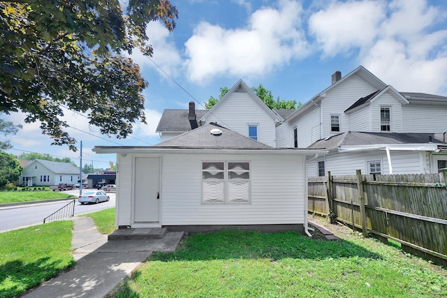634 Columbus Ave Unit 1, Washington Court House, OH 43160 - rear view of property