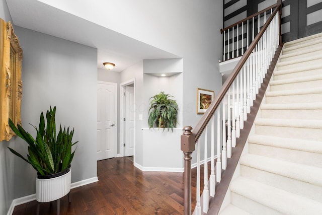 918 Dianthus Ct, Reynoldsburg, OH 43068 - foyer featuring wood finished floors and stairs