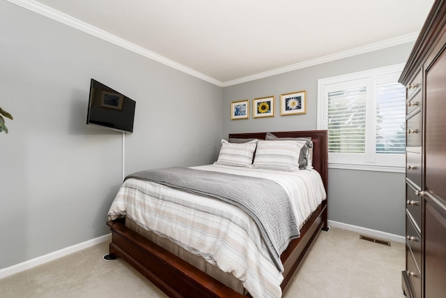918 Dianthus Ct, Reynoldsburg, OH 43068 - bedroom featuring light colored carpet and crown molding