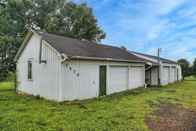 7579 Rangeline Rd, Mount Vernon, OH 43050 - view of detached garage