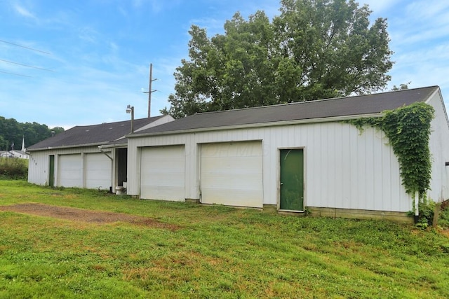 7579 Rangeline Rd, Mount Vernon, OH 43050 - view of garage