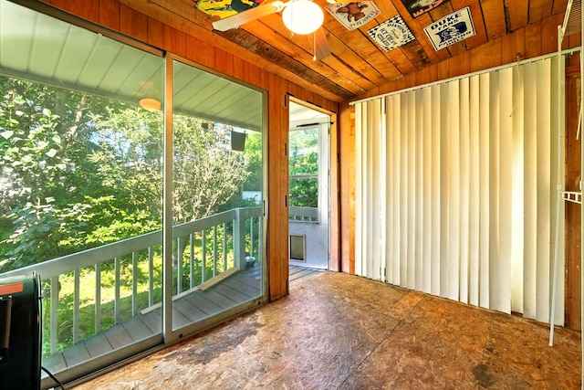 78 E St, Bellville, OH 44813 - unfurnished sunroom featuring a ceiling fan