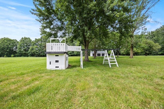 4250 Rutherford Rd, Powell, OH 43065 - view of grassy yard with view of wooded area