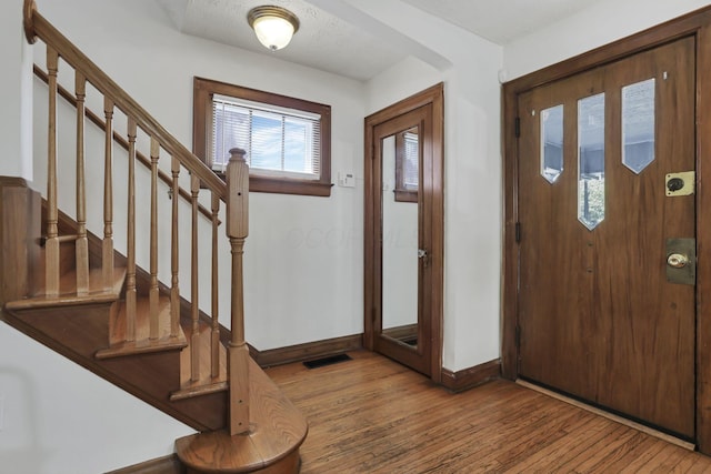 570 Hilltonia Ave, Columbus, OH 43223 - photo 4
