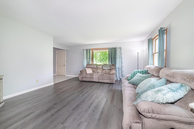 925 Tamarack Dr, Willard, OH 44890 - photo 5