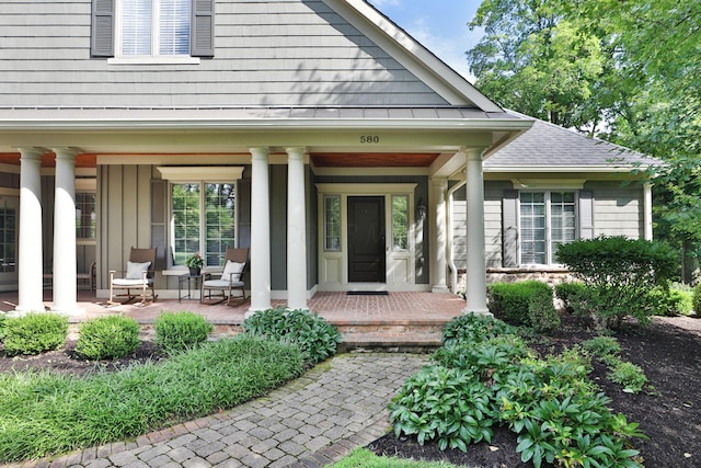 580 Keyes Ln, Worthington, OH 43085 - doorway to property featuring a porch