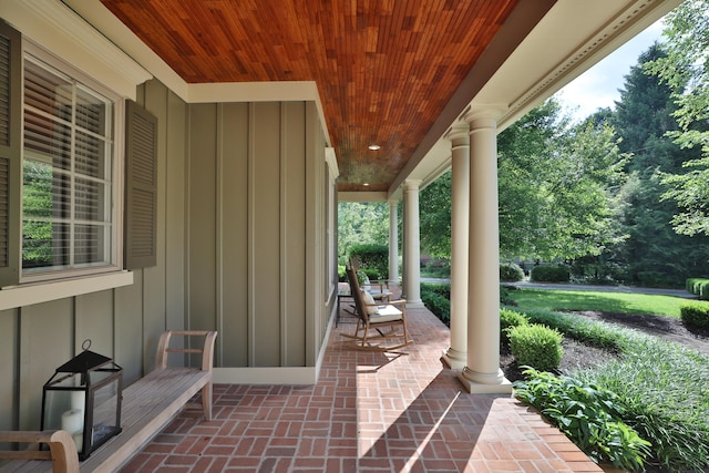 580 Keyes Ln, Worthington, OH 43085 - view of covered porch