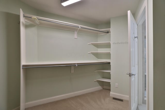 580 Keyes Ln, Worthington, OH 43085 - spacious closet with carpet