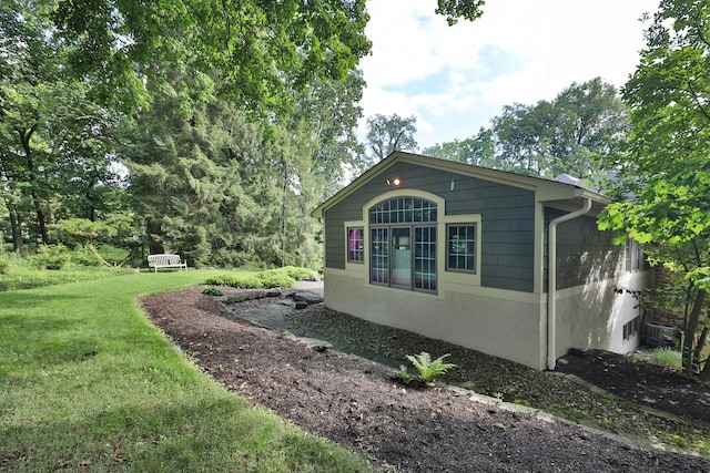 580 Keyes Ln, Worthington, OH 43085 - view of home's exterior featuring a yard