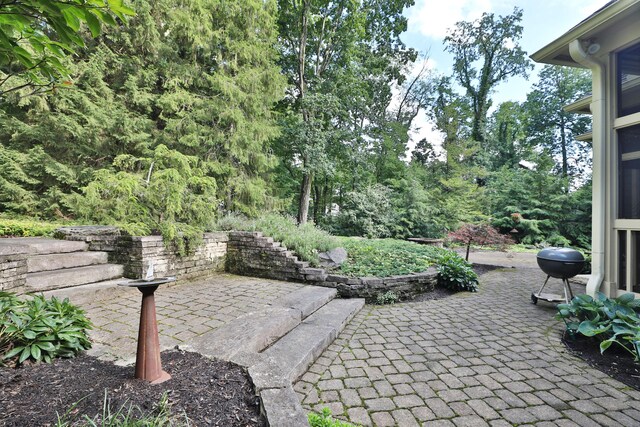 580 Keyes Ln, Worthington, OH 43085 - view of patio / terrace featuring a grill