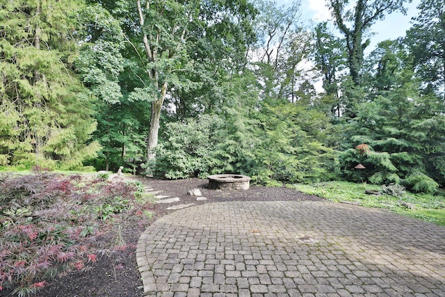 580 Keyes Ln, Worthington, OH 43085 - view of patio with a fire pit