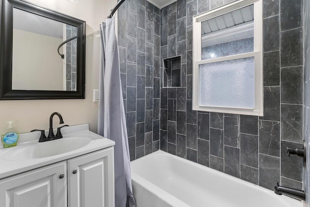 185 S Princeton Ave, Columbus, OH 43223 - bathroom with shower / tub combo with curtain and vanity