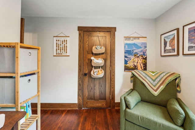 745 W Rich St, Columbus, OH 43222 - sitting room featuring wood finished floors and baseboards