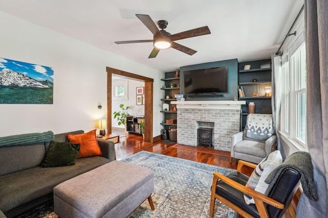 745 W Rich St, Columbus, OH 43222 - living room featuring wood finished floors and a ceiling fan